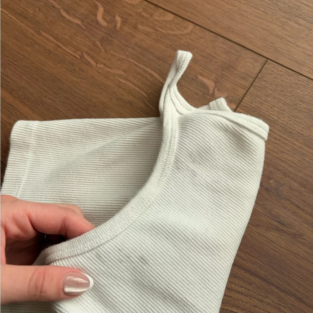 Brandy Melville tank - Picture 4 of 4